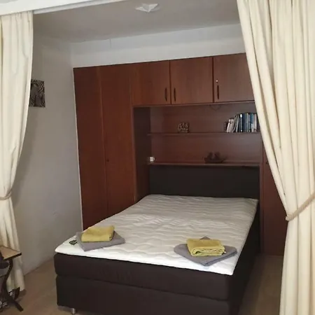 Studio Budget Apartment